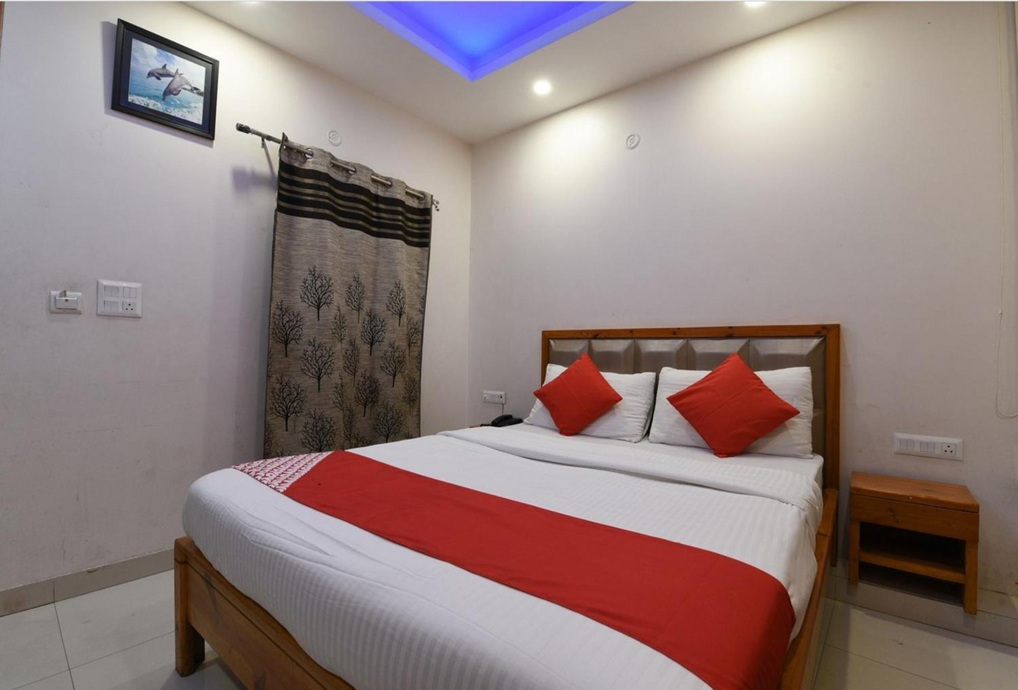 Airport Hotel Mahal New Delhi Exterior photo