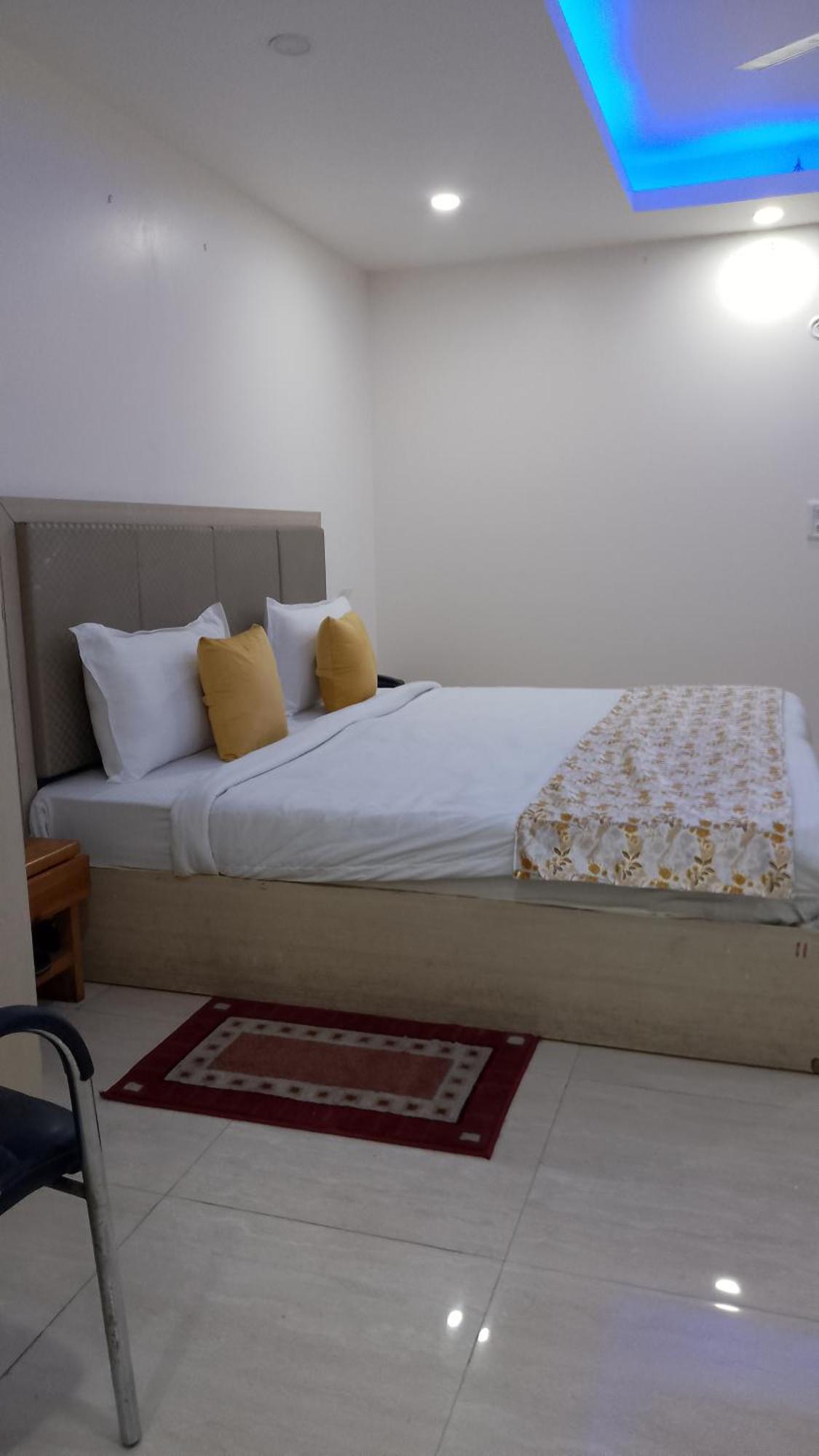 Airport Hotel Mahal New Delhi Exterior photo