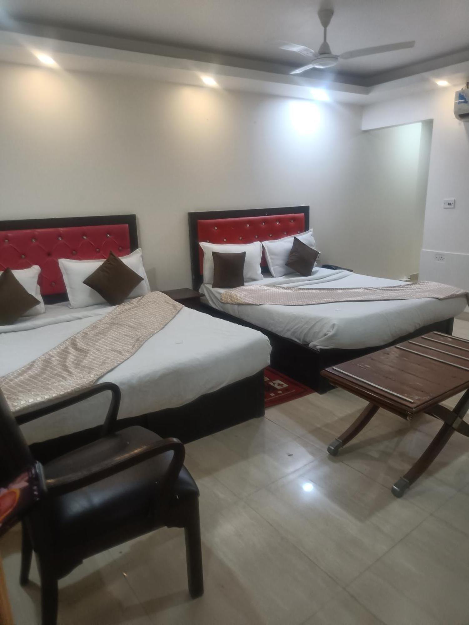 Airport Hotel Mahal New Delhi Exterior photo