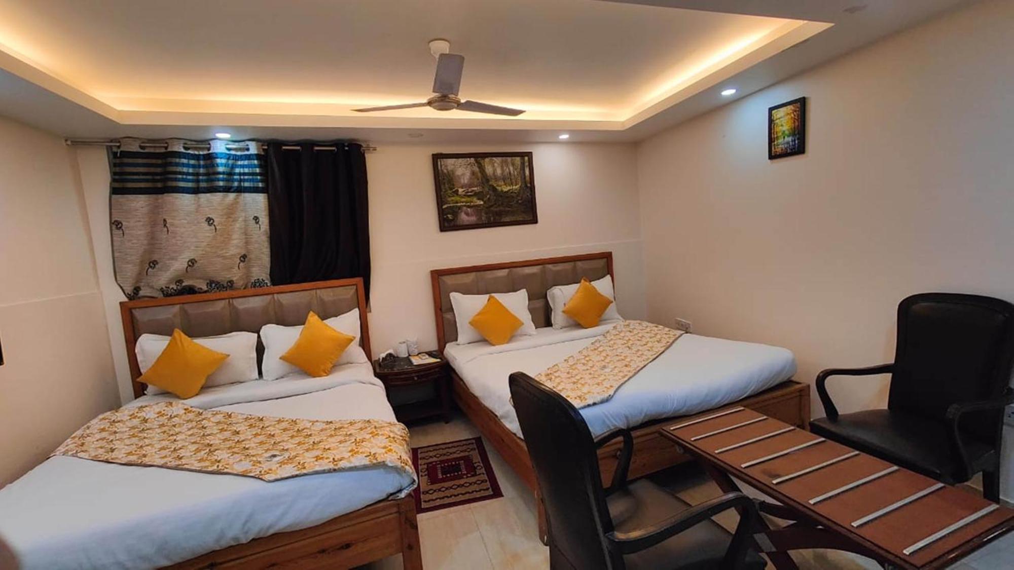 Airport Hotel Mahal New Delhi Exterior photo