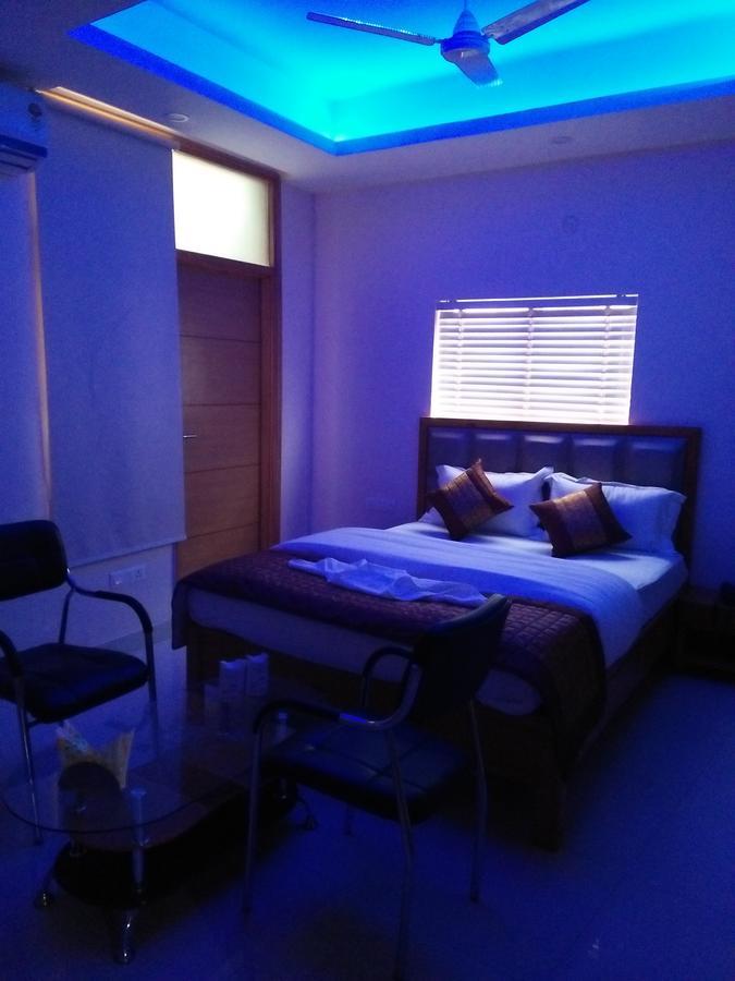 Airport Hotel Mahal New Delhi Exterior photo