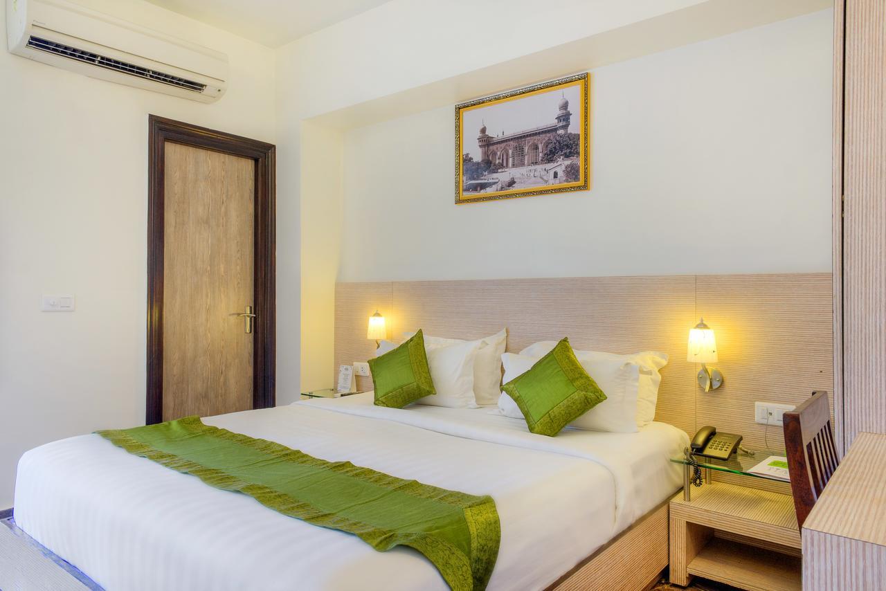 Airport Hotel Mahal New Delhi Exterior photo