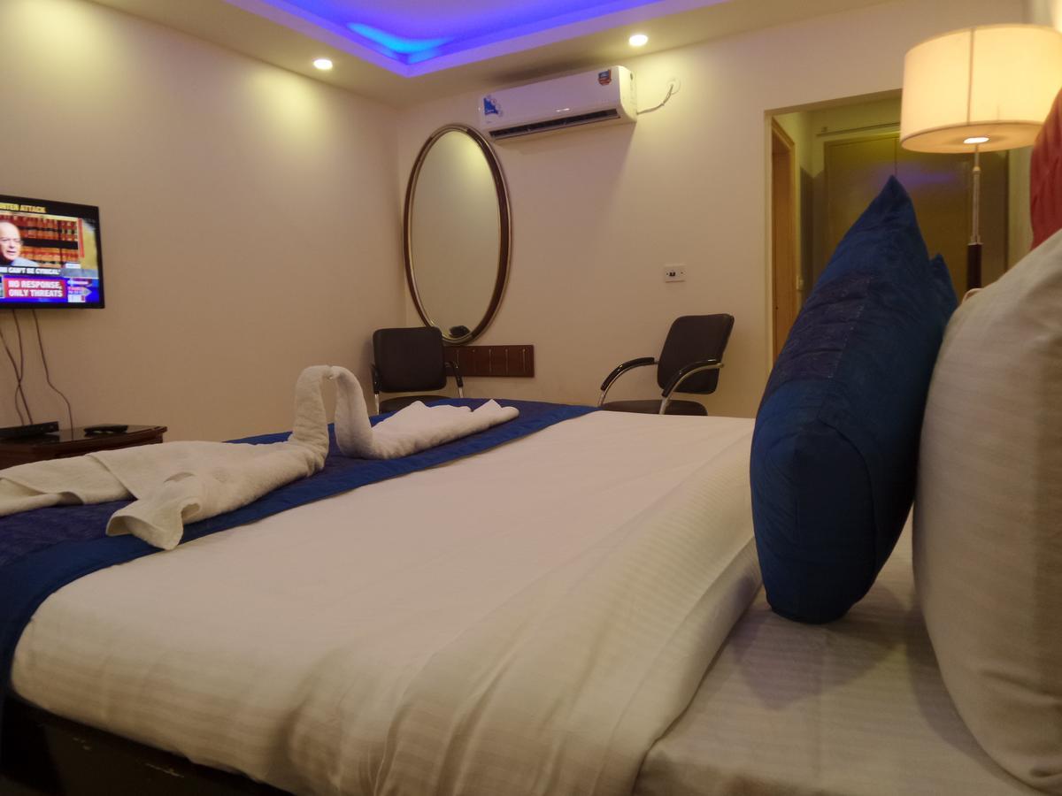 Airport Hotel Mahal New Delhi Exterior photo