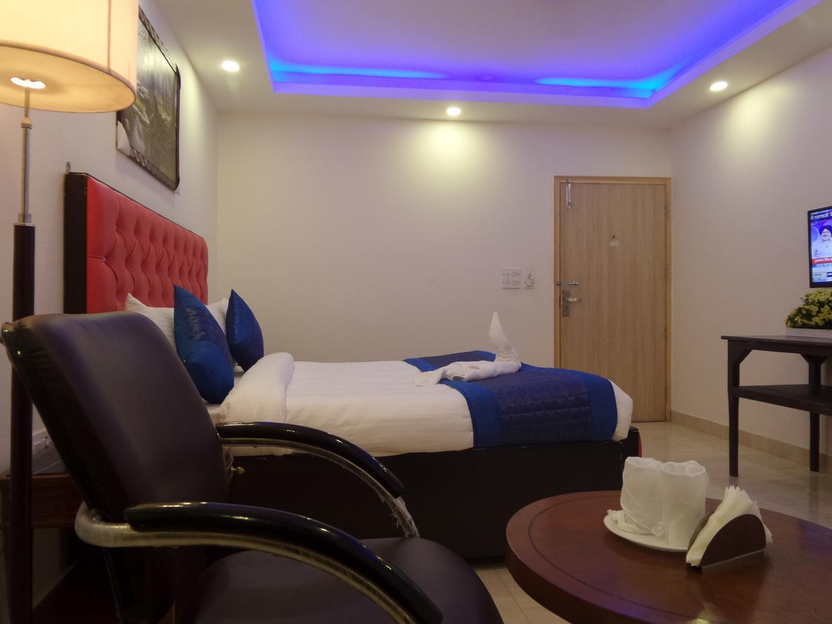 Airport Hotel Mahal New Delhi Exterior photo