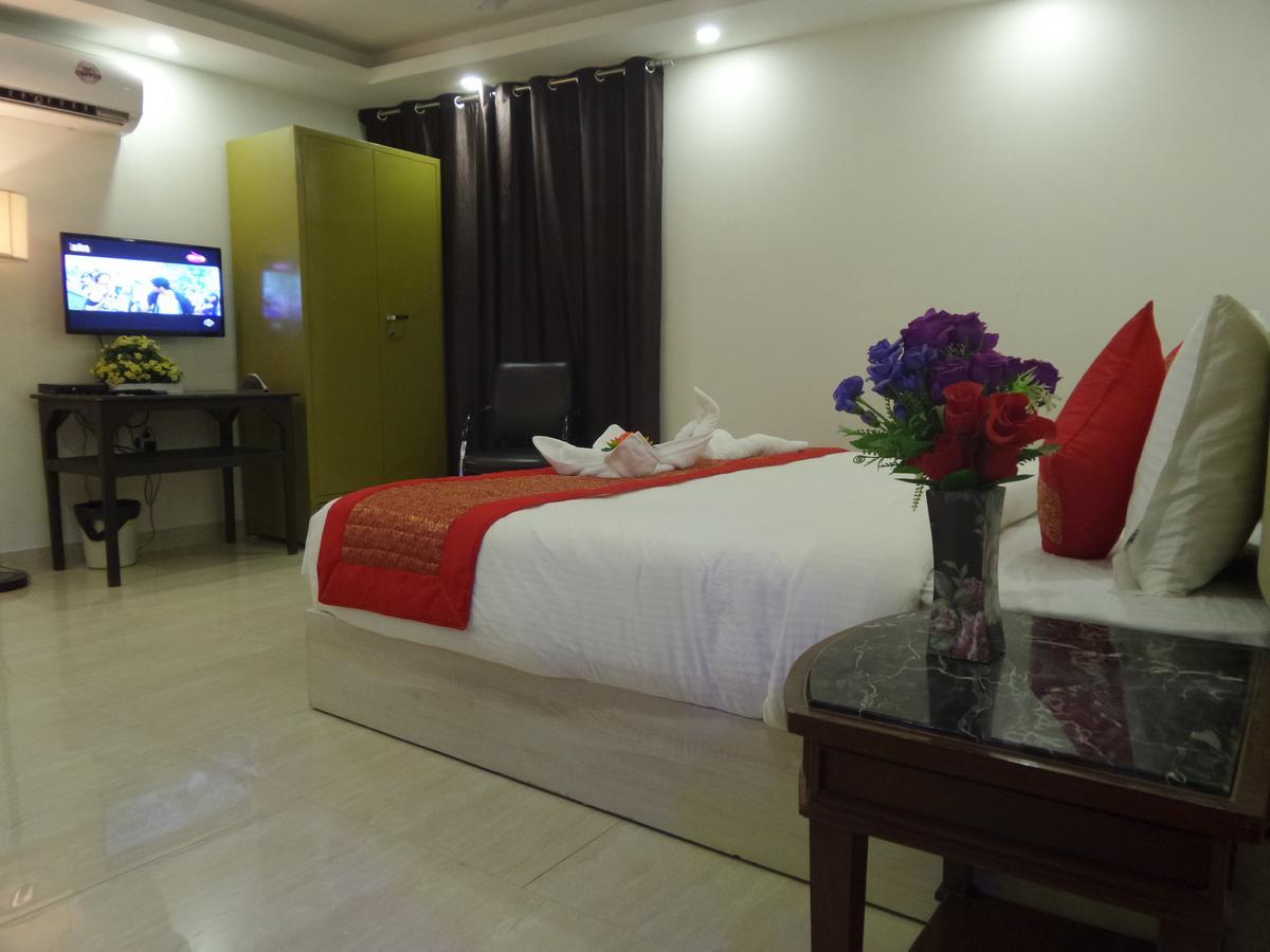 Airport Hotel Mahal New Delhi Exterior photo